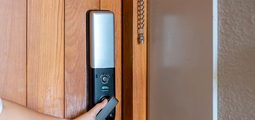 Home Security Electronic Locks Upgrades in Oak Park