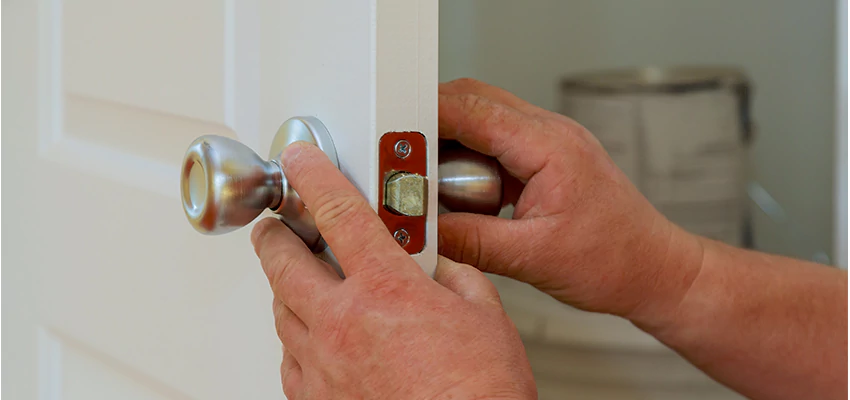 AAA Locksmiths For lock Replacement in Oak Park