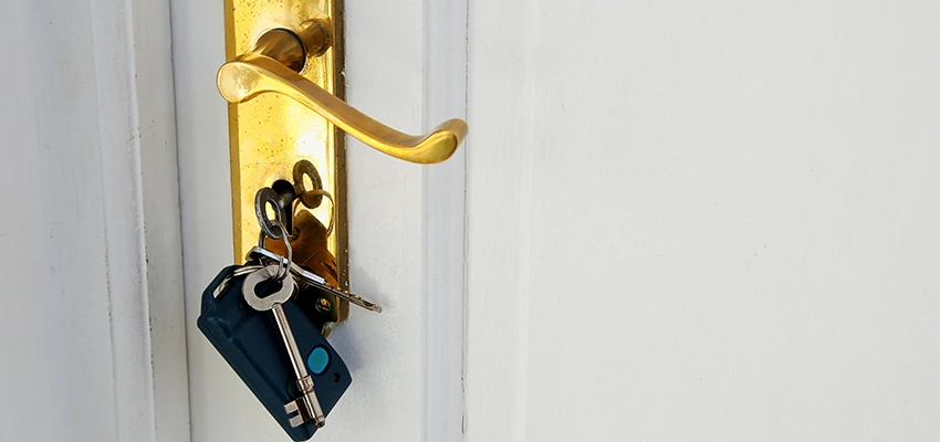 Broken Door Key Extraction in Oak Park