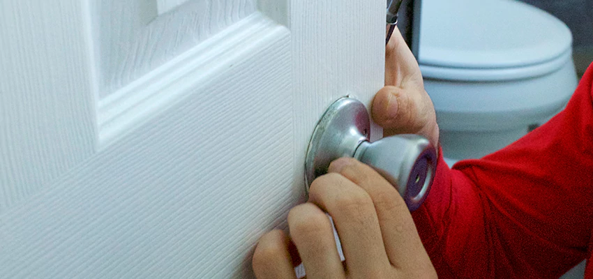 Vintage Door Knob Replacement in Oak Park